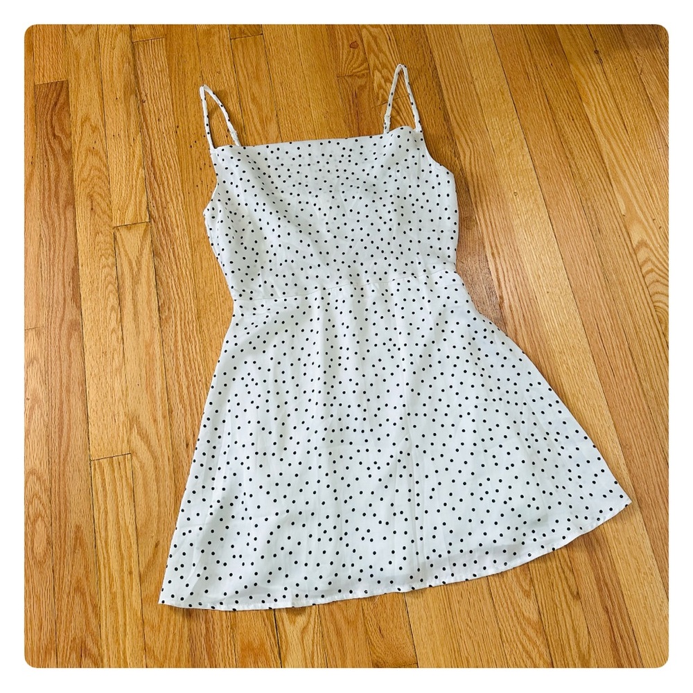 β
NWT Luluβs Spot in My Heart Polka Dot Satin Spring Wedding Guest Mini Dress β
- Picture 9 of 17